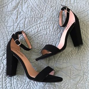 Chunky black heel 🖤✨